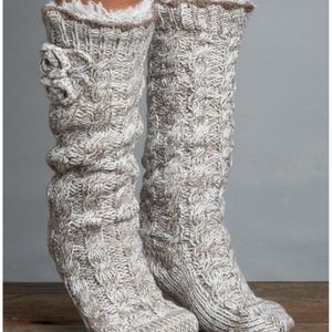 Truffle Cable-Knit Floral Lined Socks
